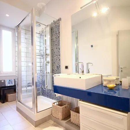 2 Bed Flat In Great Area 아파트 로마