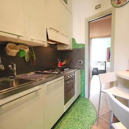2 Bed Flat In Great Area 아파트 *