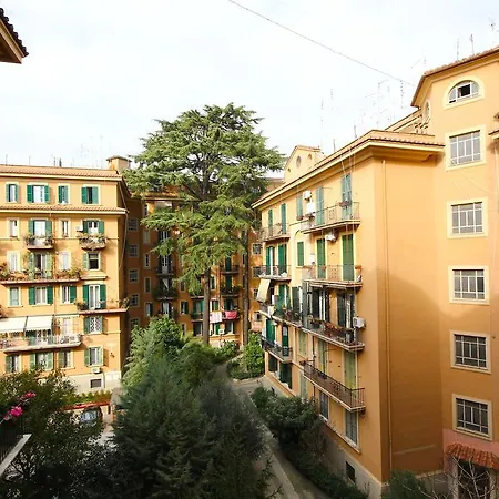 2 Bed Flat In Great Area 아파트 *