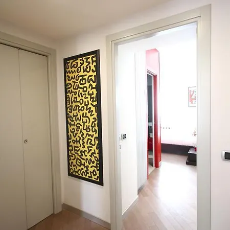 2 Bed Flat In Great Area 아파트 로마